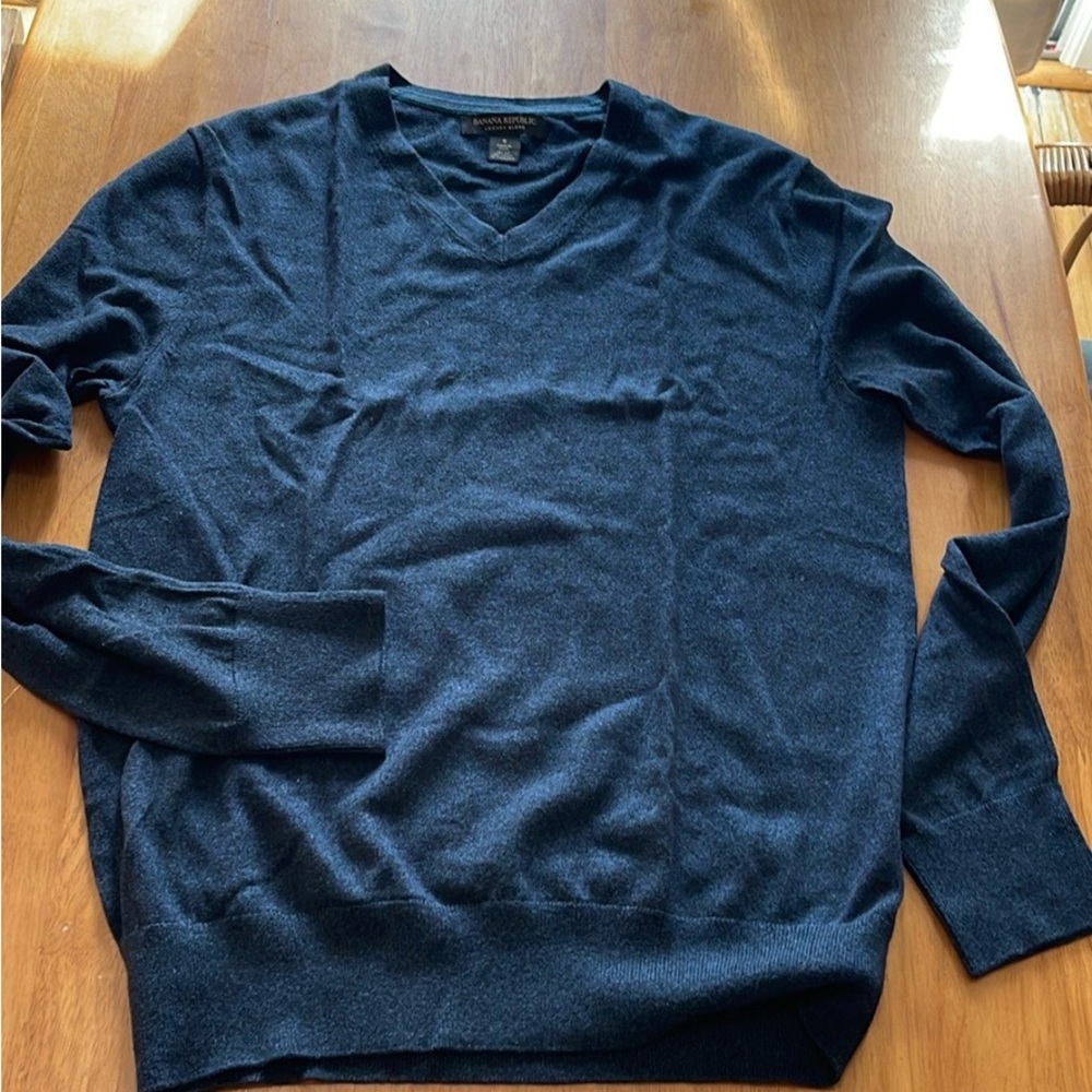 Banana republic silk Men's Blue V-Neck Sweater